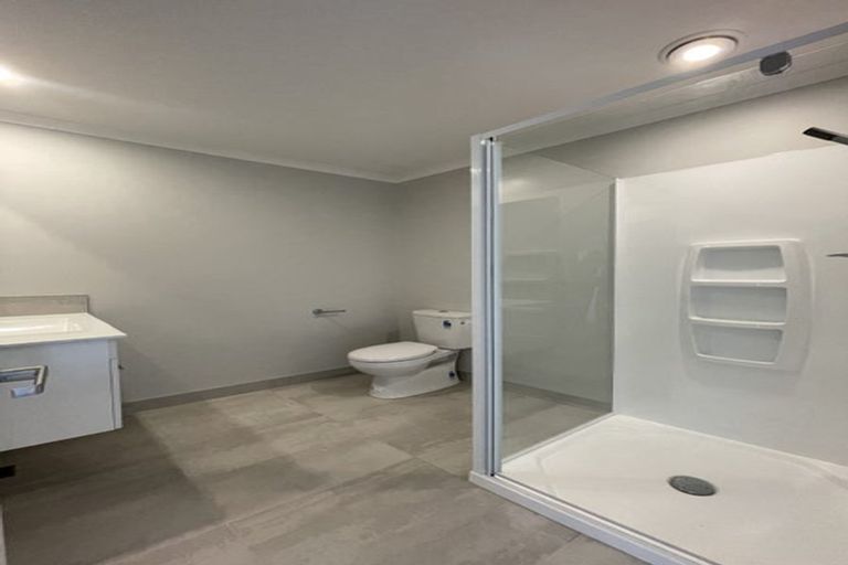 Photo of property in 74 Papatupu Way, Kumeu, 0810