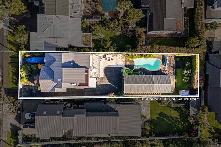 Photo of property in 147 Churchill Road, Rothesay Bay, Auckland, 0630