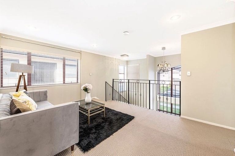 Photo of property in 13 Heidi Crescent, Flat Bush, Auckland, 2016