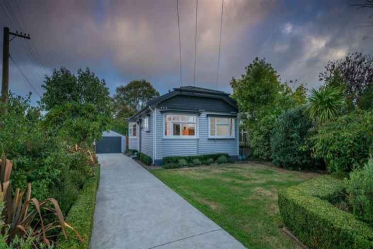 Photo of property in 15 Aorangi Road, Bryndwr, Christchurch, 8053