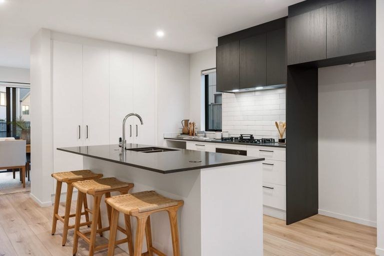 Photo of property in 3 Aquamarine Road, Rosehill, Papakura, 2113