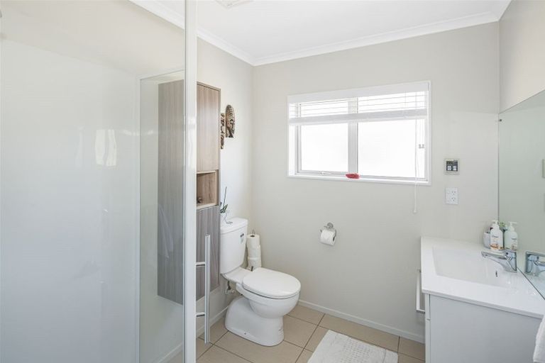 Photo of property in 5 Saint Vincent Terrace, Grenada Village, Wellington, 6037