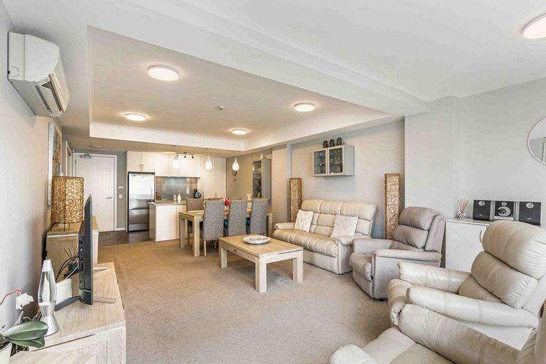 Photo of property in 107 Panorama Heights, Orewa, 0931