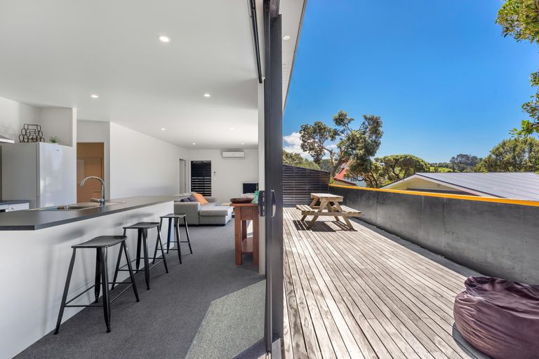 Photo of property in 21 Cumberland Street, Leigh, 0985