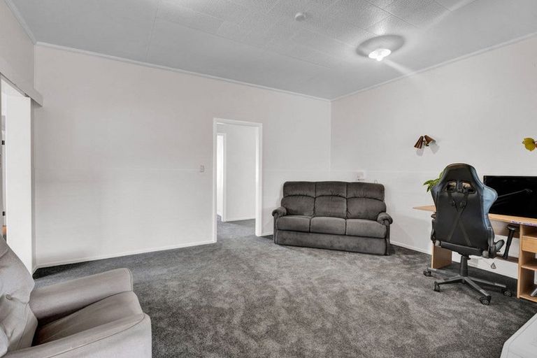 Photo of property in 41 Grey Street, Normanby, Hawera, 4614