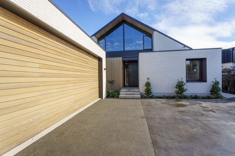 Photo of property in 27 Idris Road, Fendalton, Christchurch, 8052