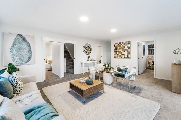 Photo of property in 26b Wade River Road, Stanmore Bay, Whangaparaoa, 0932