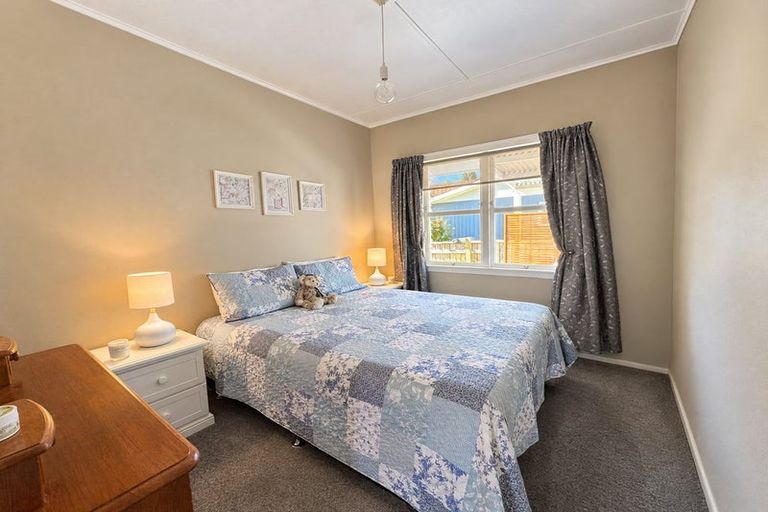 Photo of property in 5 Limbrick Street, Waipawa, 4210
