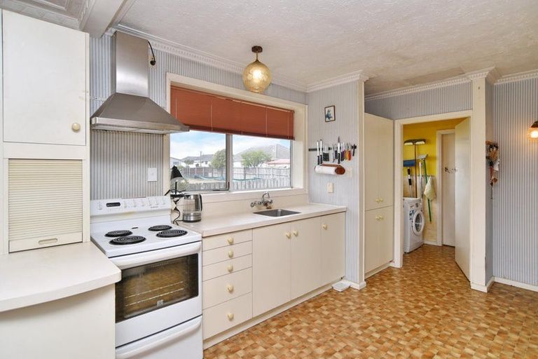 Photo of property in 32 Monowai Crescent, North New Brighton, Christchurch, 8083