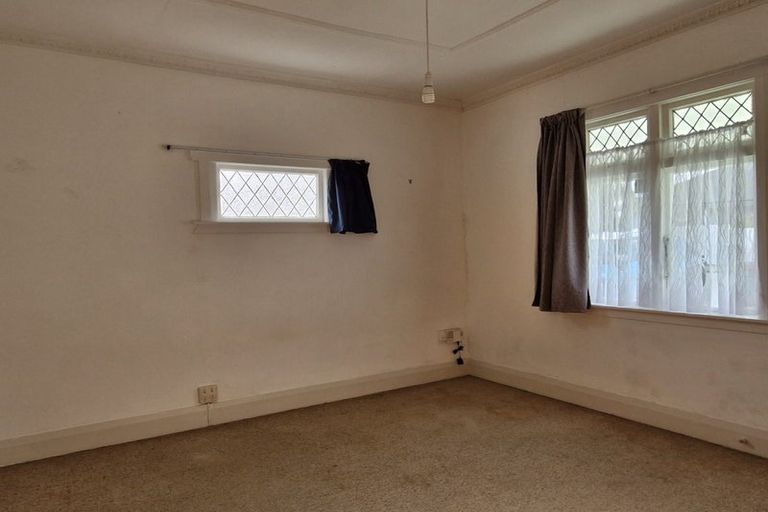 Photo of property in 37 Bay Street, Petone, Lower Hutt, 5012