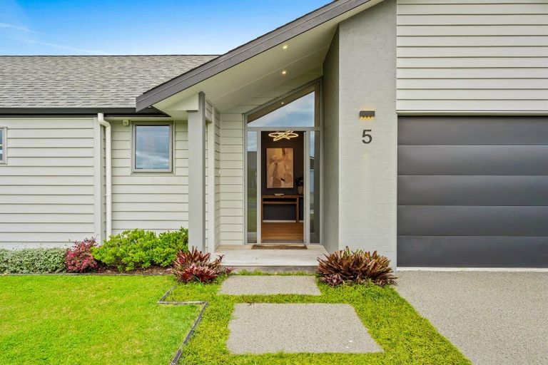 Photo of property in 5 Shearwater Lane, Point Wells, 0986