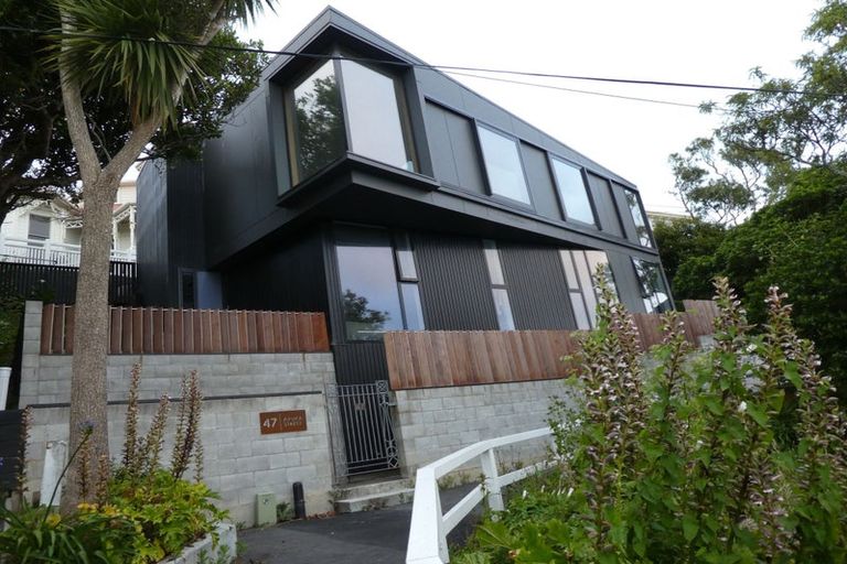 Photo of property in 61 Karepa Street, Brooklyn, Wellington, 6021