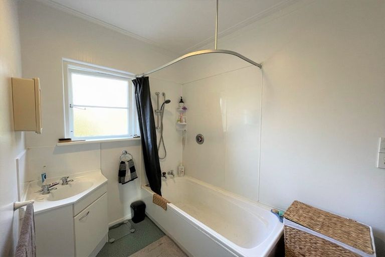 Photo of property in 4d Alva Street, Dunedin Central, Dunedin, 9016