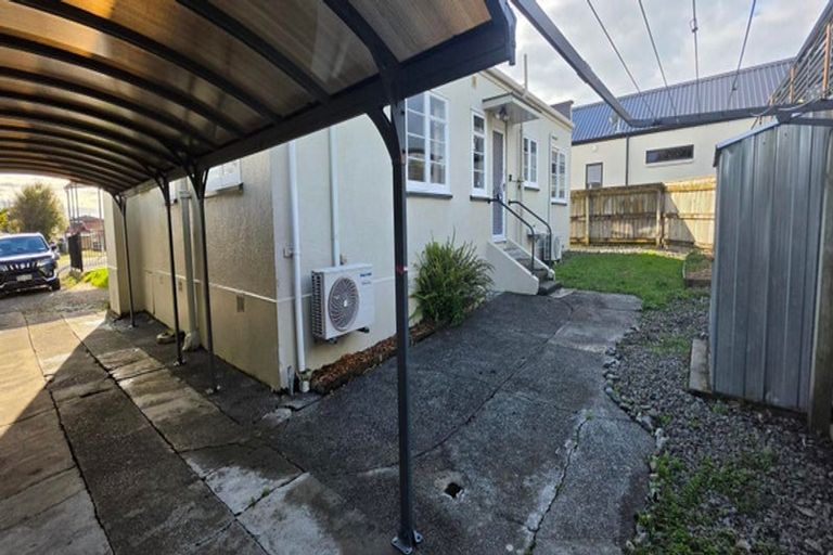 Photo of property in 98/98a Weraroa Road, Levin, 5510