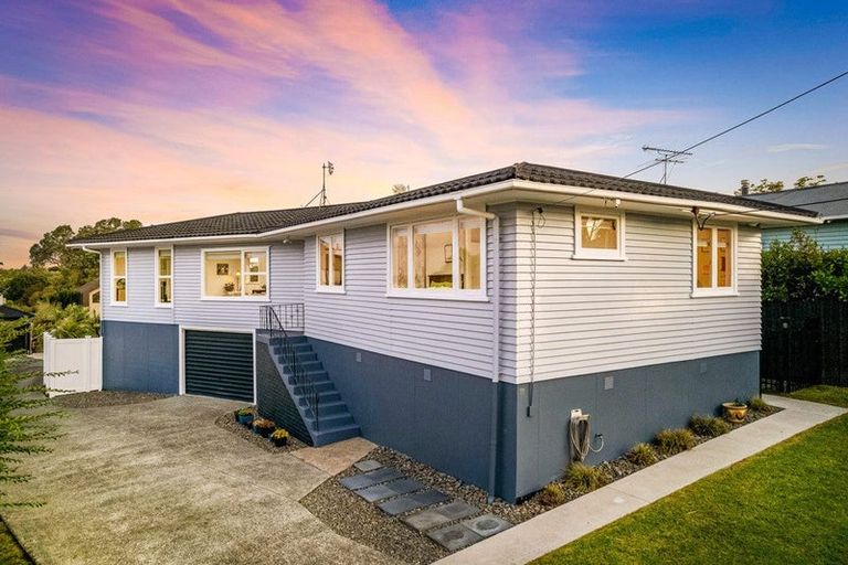 Photo of property in 11 Tahi Terrace, Glen Eden, Auckland, 0602
