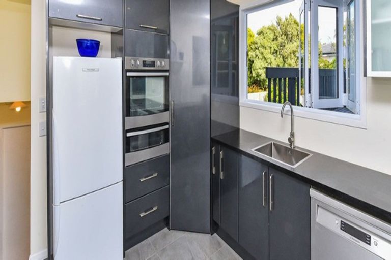 Photo of property in 10 Sunnypark Avenue, Rosehill, Papakura, 2113