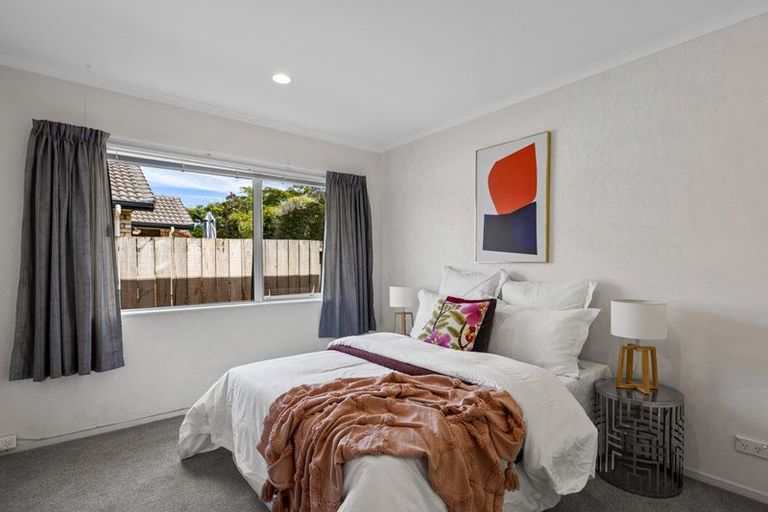 Photo of property in 12 Dan Tori Place, Orewa, 0931