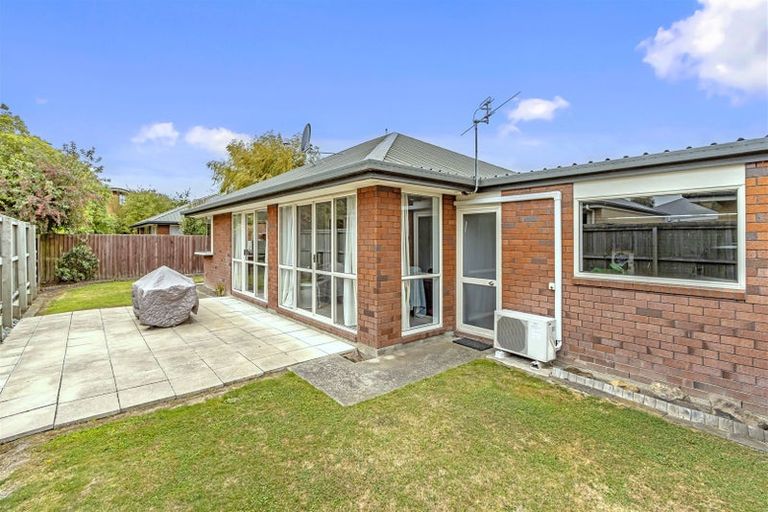 Photo of property in 2/332 Harewood Road, Bishopdale, Christchurch, 8053