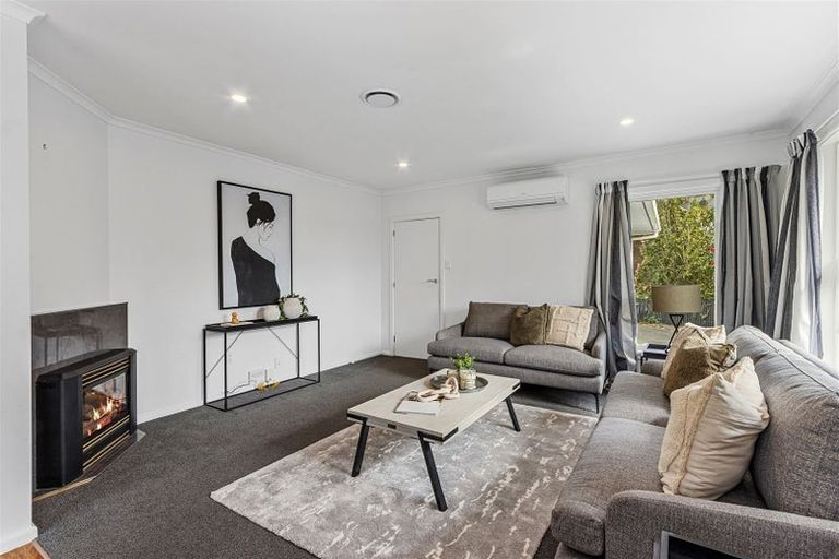 Photo of property in 16 Gregan Crescent, Burnside, Christchurch, 8053