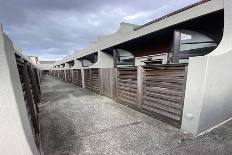 Photo of property in Mendosa Terraces Apartments, 13/9 Ebor Street, Te Aro, Wellington, 6011