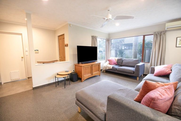 Photo of property in 19 Bucksburn Place, Greenmeadows, Napier, 4112