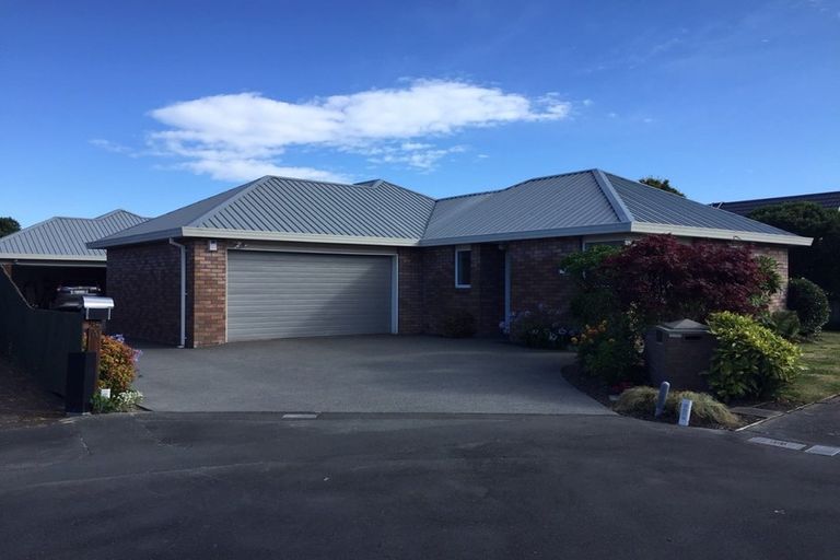 Photo of property in 25 Creese Place, Redwood, Christchurch, 8051