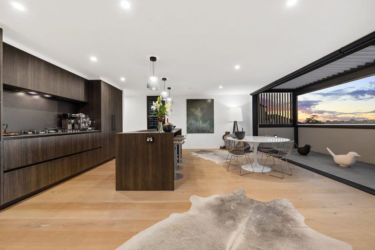 Photo of property in 314a Hurstmere Road, Takapuna, Auckland, 0622