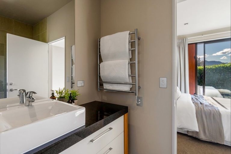 Photo of property in 1 Reading Court, Jacks Point, Queenstown, 9371