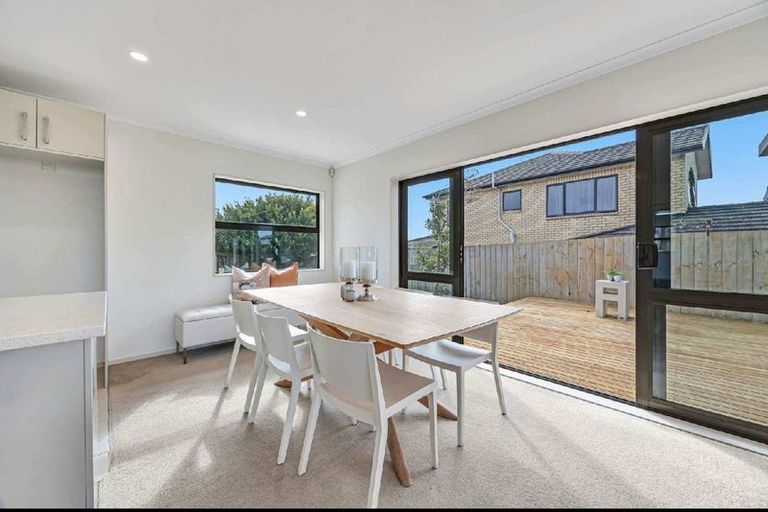 Photo of property in 10 Bonny Crescent, Massey, Auckland, 0614