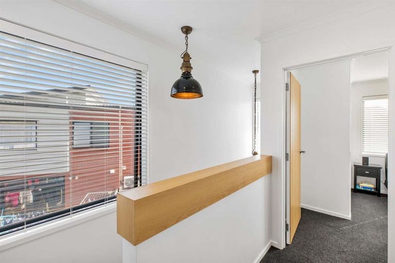 Photo of property in 143 Grove Road, Papakura, 2110