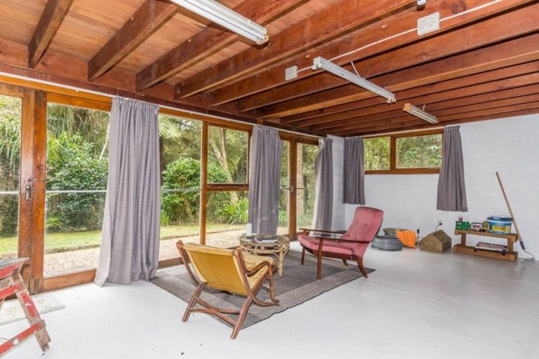 Photo of property in 180 Atkinson Road, Titirangi, Auckland, 0604