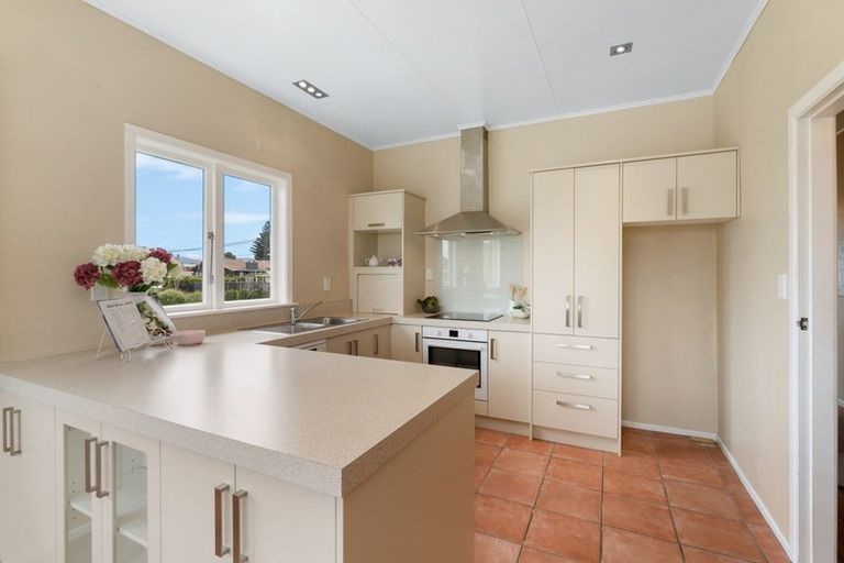 Photo of property in 48 Toi Street, Otaki Beach, Otaki, 5512