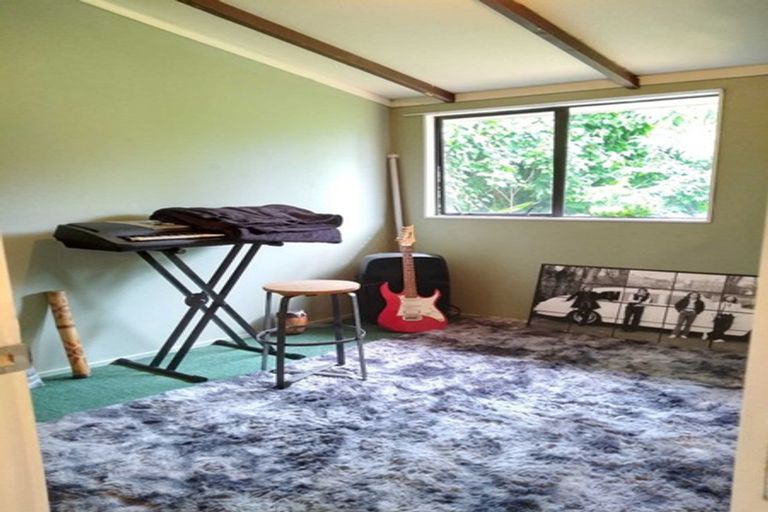 Photo of property in 252 Sturges Road, Henderson, Auckland, 0612