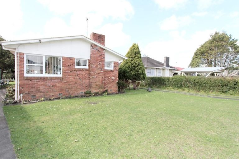 Photo of property in 93 Avondale Road, Avondale, Auckland, 1026