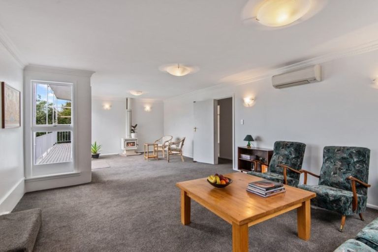 Photo of property in 11 Takahe Drive, Cashmere, Christchurch, 8022