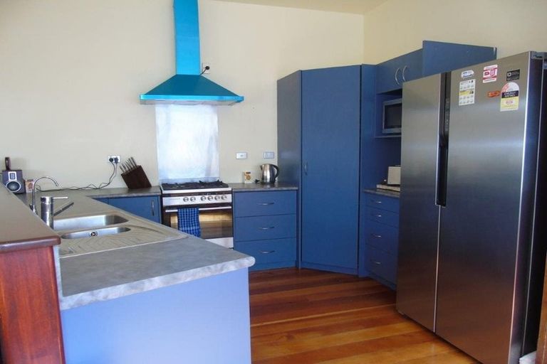 Photo of property in 83 Eden Street, Island Bay, Wellington, 6023