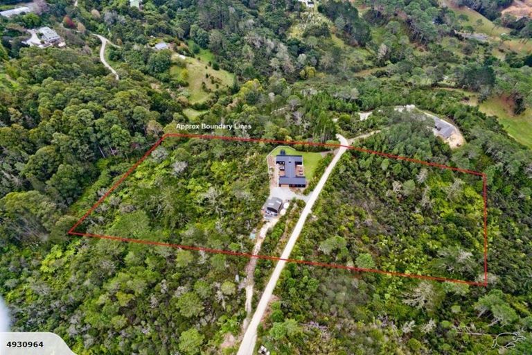 Photo of property in 1237 East Coast Road, Redvale, Albany, 0794