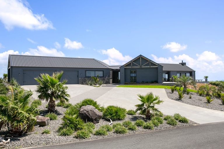 Photo of property in 13 Washer Road, Omata, New Plymouth, 4374