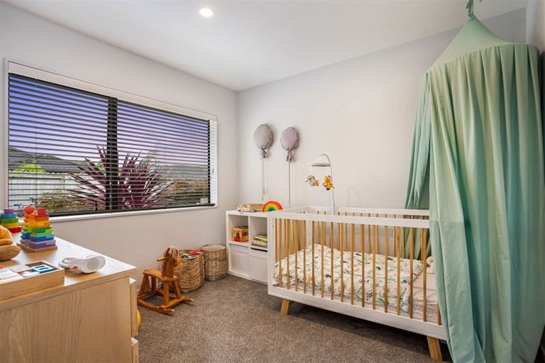 Photo of property in 68 South Kensington Way, Henderson, Auckland, 0612