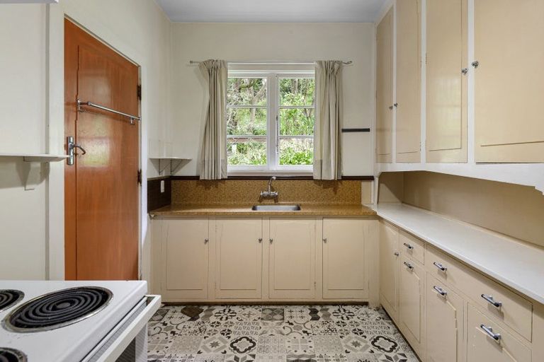 Photo of property in 74 Valley Road, Cashmere, Christchurch, 8022