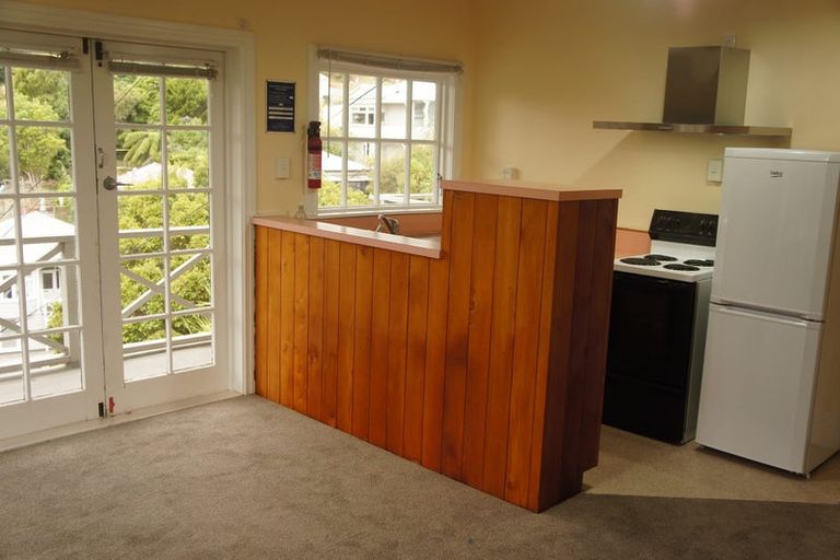 Photo of property in 2 Caprera Street, Melrose, Wellington, 6023