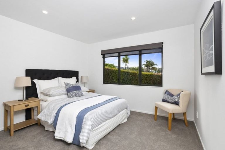 Photo of property in 1/8 Aotearoa Terrace, Murrays Bay, Auckland, 0630