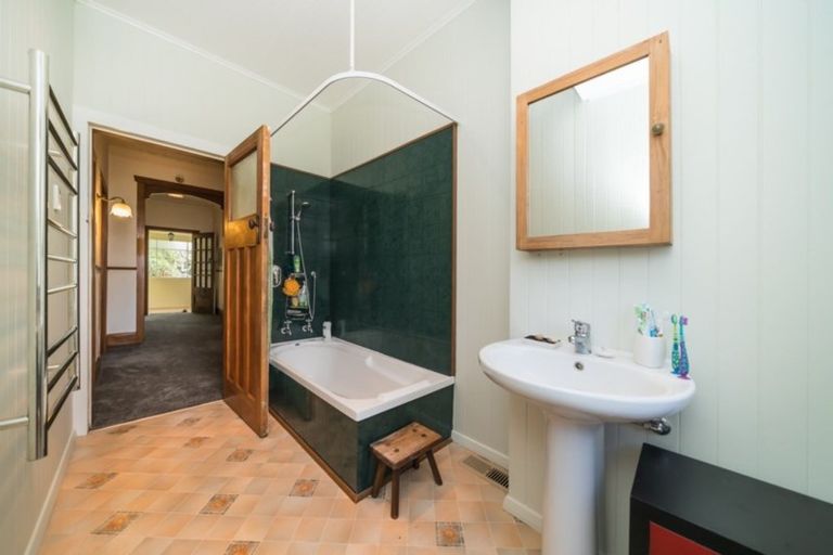 Photo of property in 74 Argyle Avenue, Takaro, Palmerston North, 4410