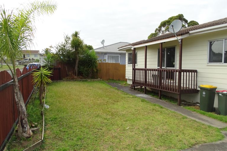 Photo of property in 9 Caserta Place, Clover Park, Auckland, 2023