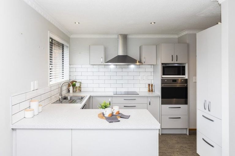 Photo of property in 2/22 Leander Street, Northcote, Christchurch, 8052