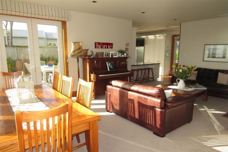 Photo of property in 7 Maire Street, Eastbourne, Lower Hutt, 5013