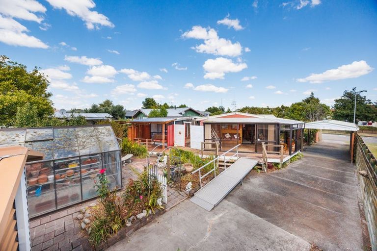 Photo of property in 1 Peter Hall Drive, Kelvin Grove, Palmerston North, 4414