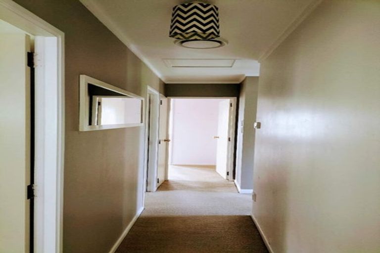 Photo of property in 60 Vintage Drive, Henderson, Auckland, 0612