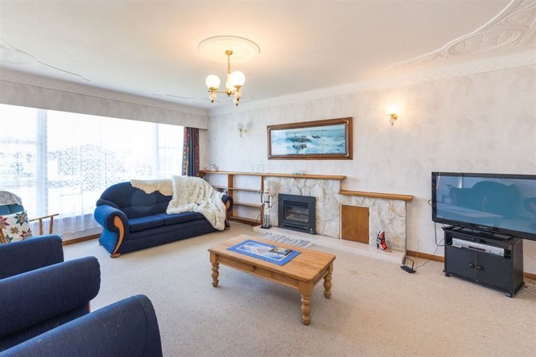 Photo of property in 12 Leslie Avenue, Cloverlea, Palmerston North, 4412