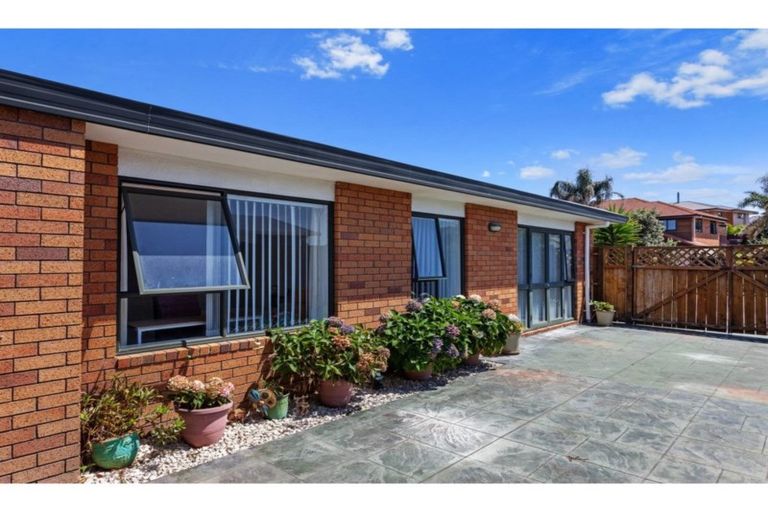 Photo of property in 1 The Glebe, Coastlands, Whakatane, 3120